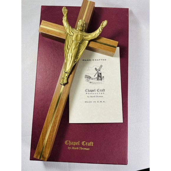 CHAPEL CRAFT by Mark Thomas 10” Walnut Cross Crucifix CC2126-LB-10 Retired Style - Picture 2 of 9
